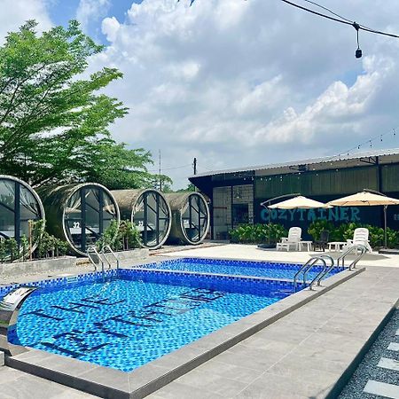 Hotel The Cozytainer Taiping Exterior foto