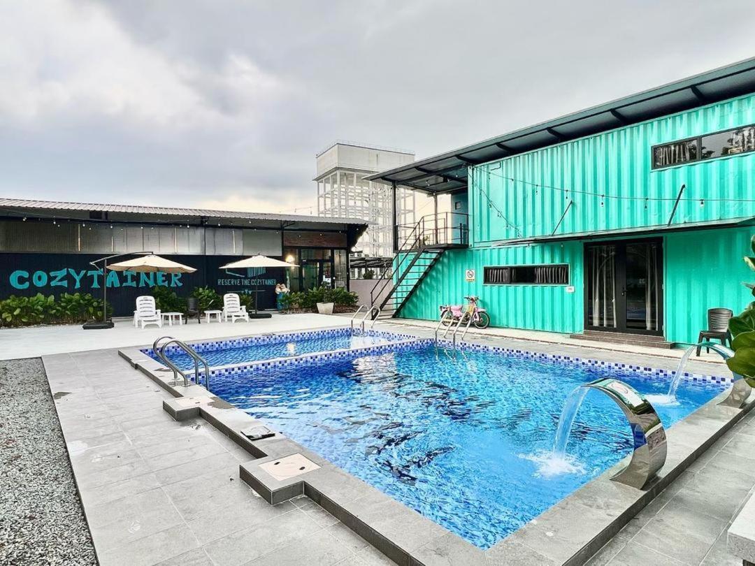 Hotel The Cozytainer Taiping Exterior foto