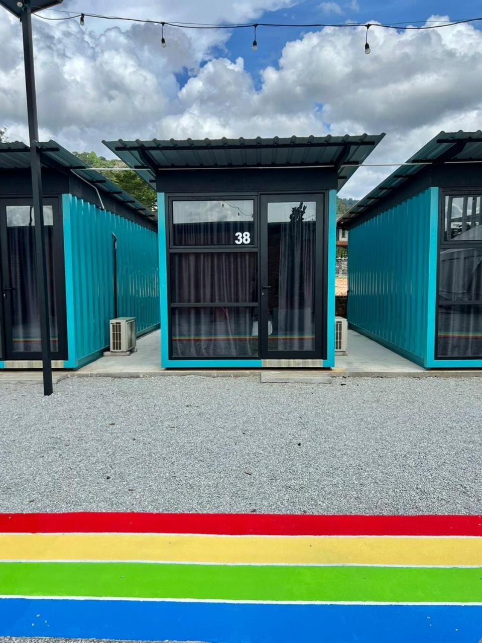 Hotel The Cozytainer Taiping Exterior foto