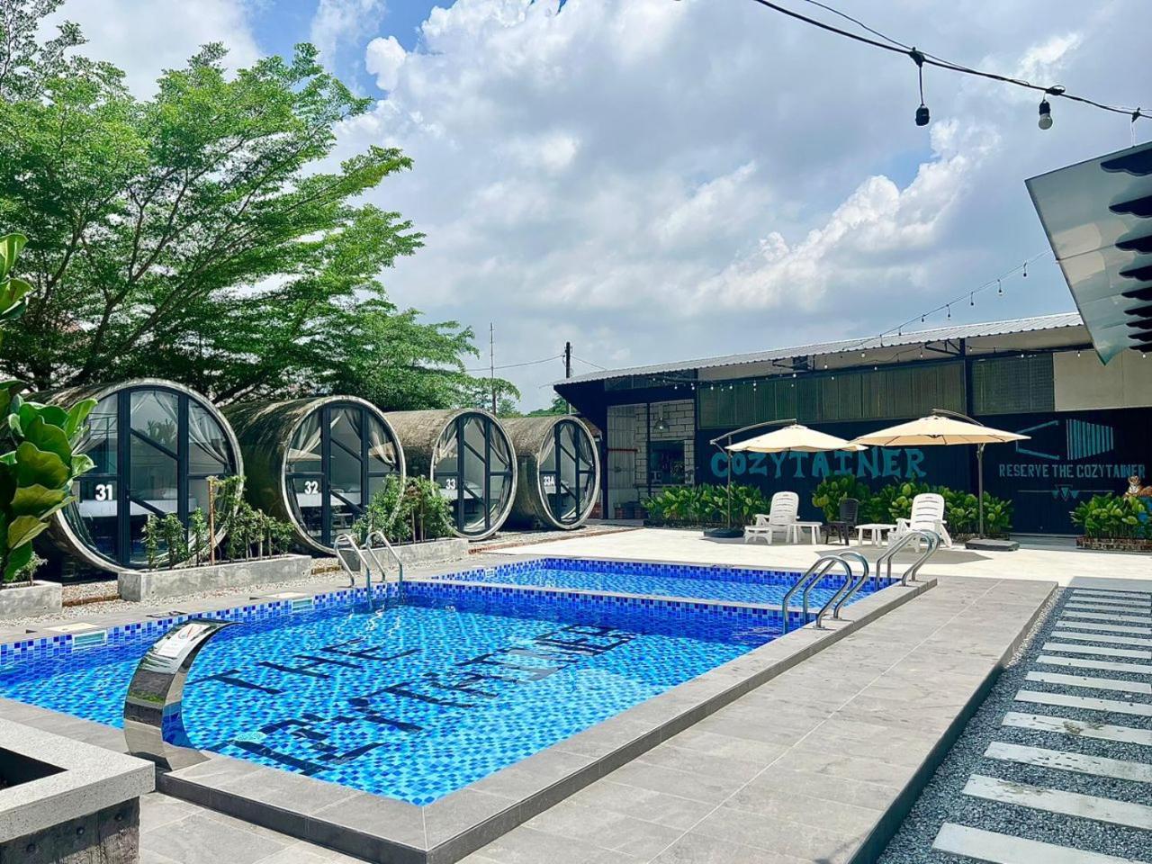 Hotel The Cozytainer Taiping Exterior foto